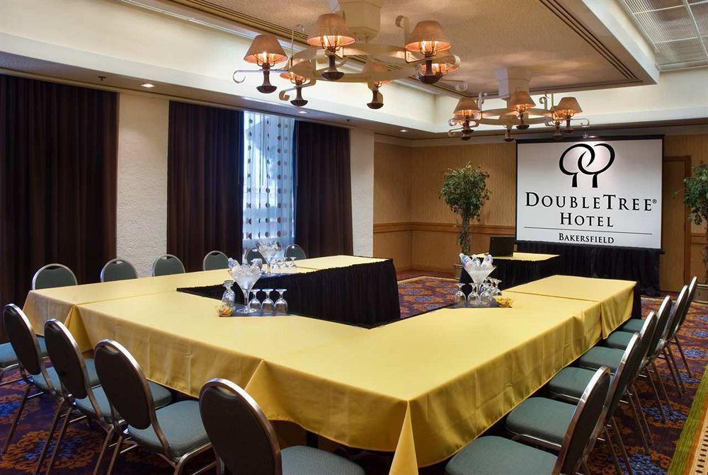Отель Doubletree By Hilton Бейкерсфилд Удобства фото