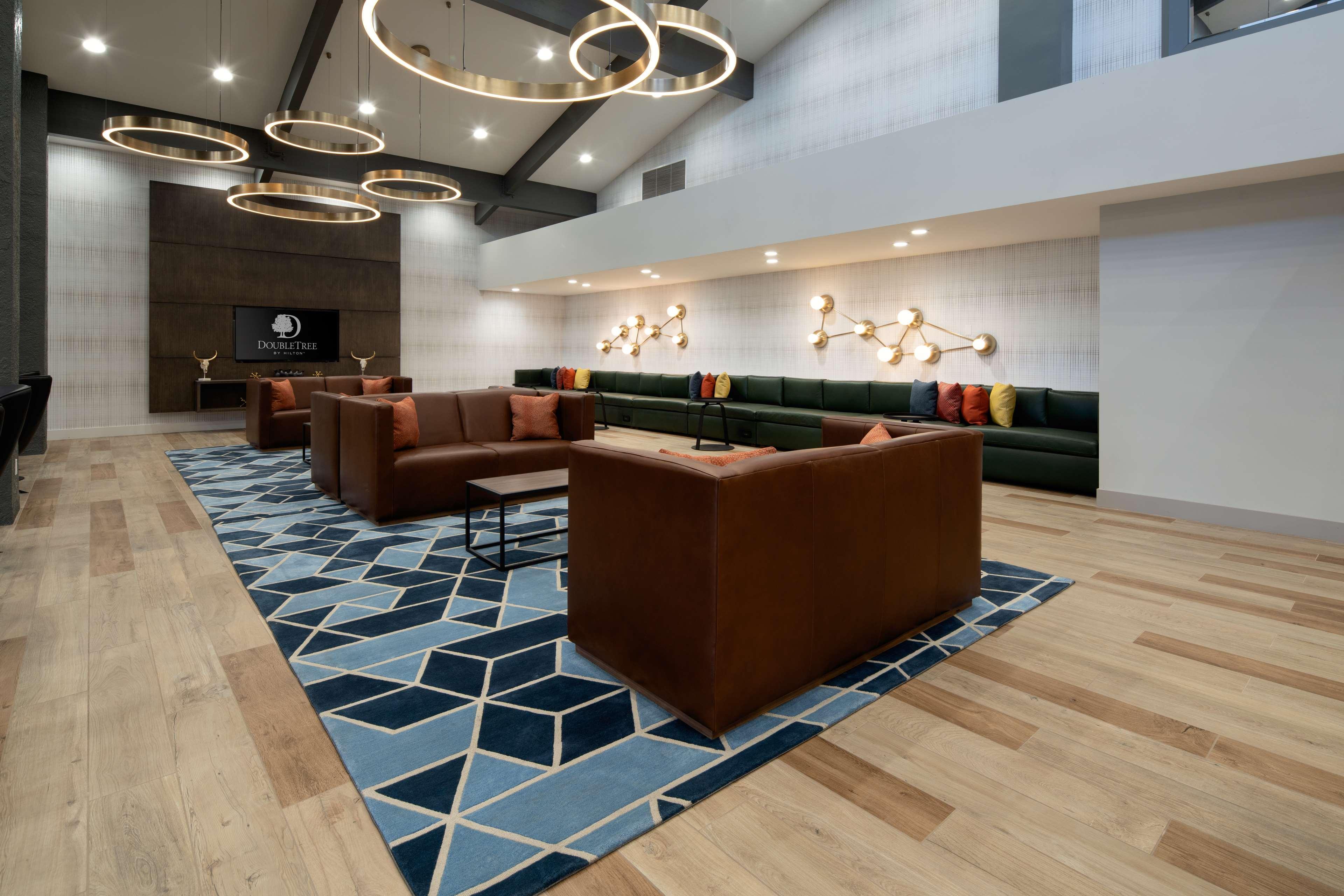 Отель Doubletree By Hilton Бейкерсфилд Экстерьер фото
